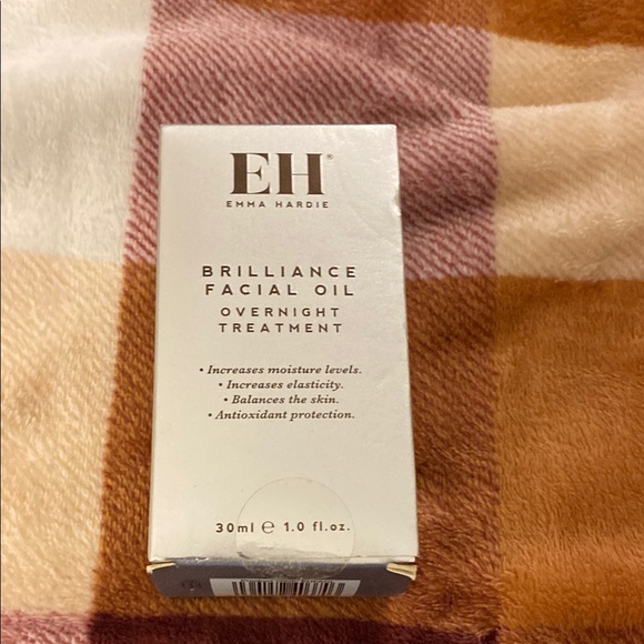 Brilliance Facial Oil - Gold - Picture 1 of 5